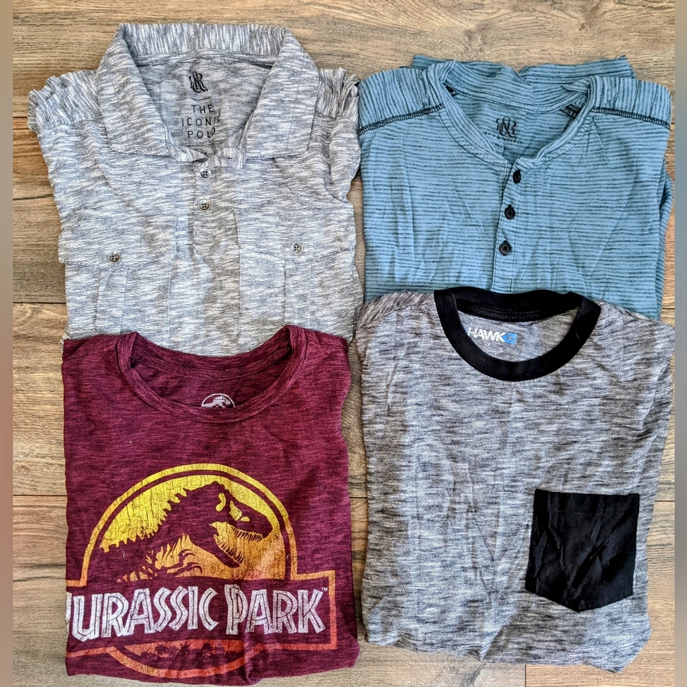 4 Men's size small t-shirts